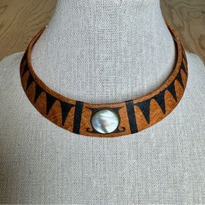 Vɪɴᴛᴀɢᴇ Hᴀᴡᴀɪɪᴀɴ Tʀɪʙᴀʟ Cᴏʟʟᴀʀ Nᴇᴄᴋʟᴀᴄᴇ ᴡɪᴛʜ Mᴏᴛʜᴇʀ ᴏꜰ Pᴇᴀʀʟ ⵊɴʟᴀʏ.